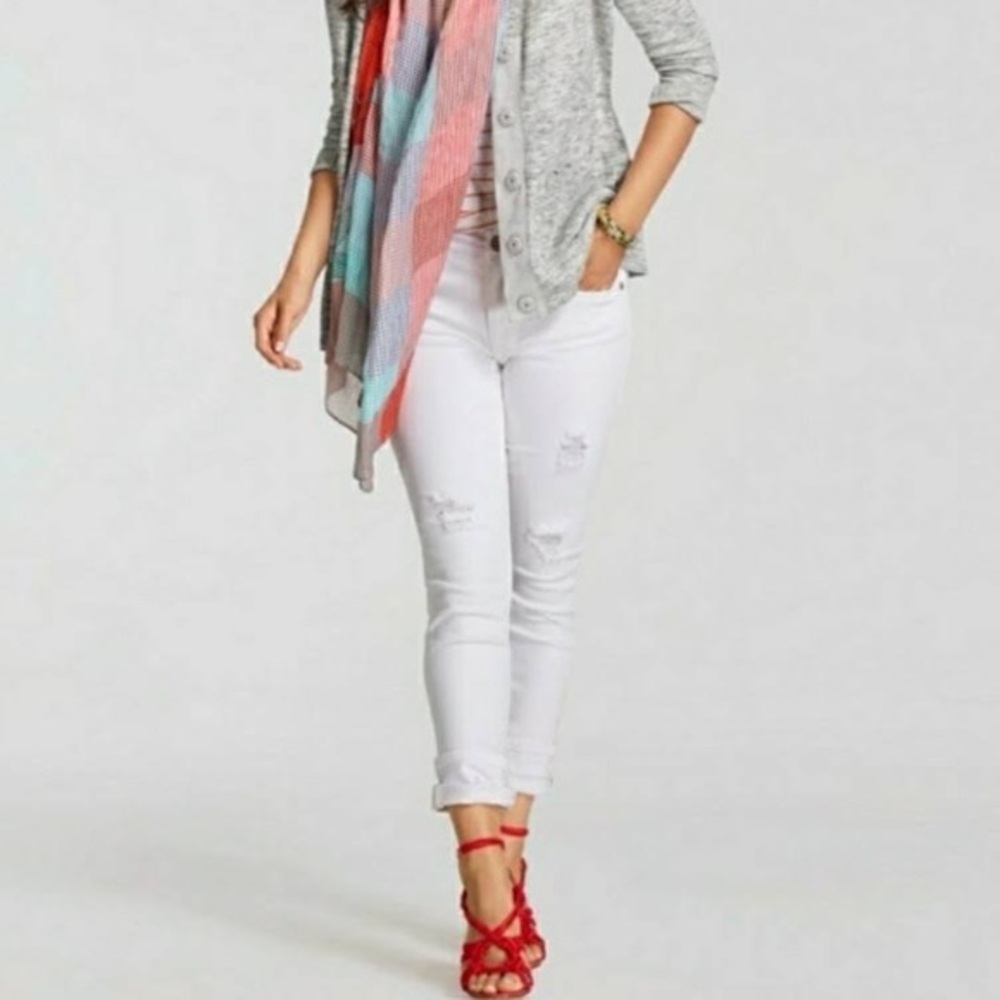 Cabi the high slim white deconstructed jeans #5305‎ Size 6